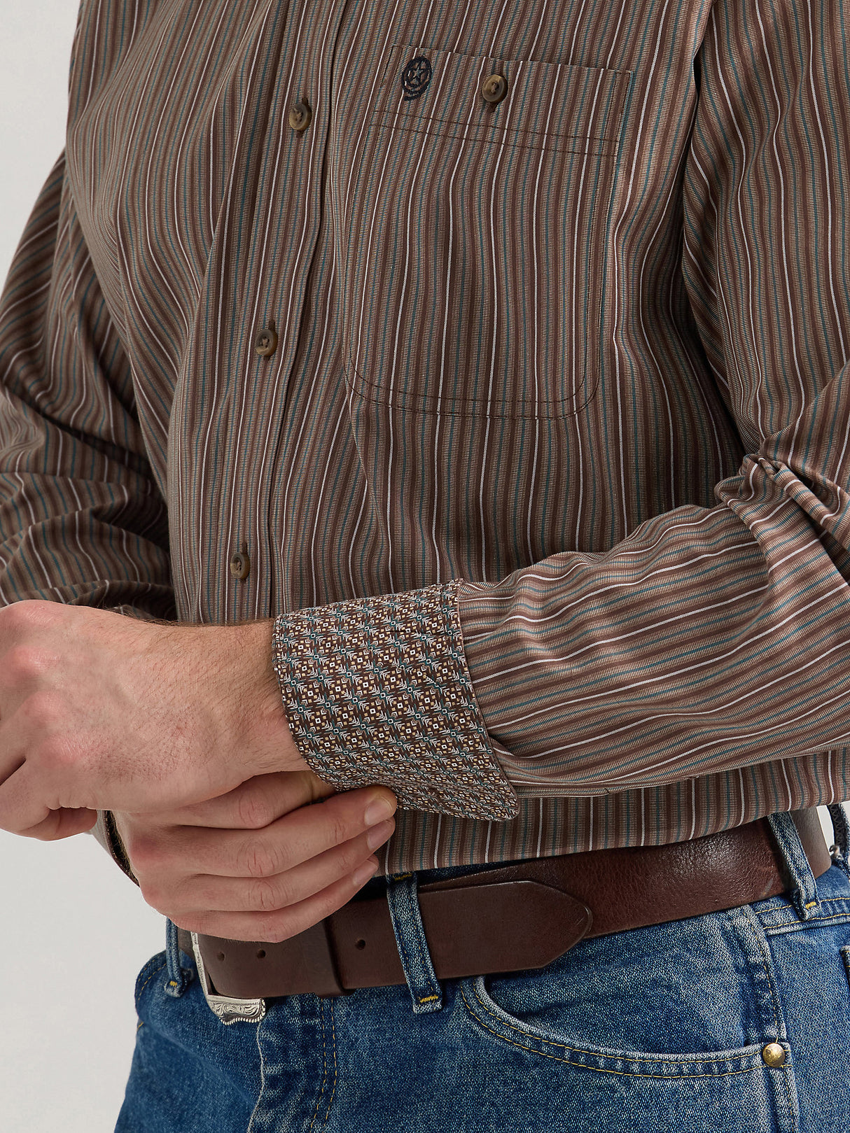 Wrangler Men's George Strait Long Sleeve Button Down One Pocket Shirt - Brown Cliff Stripe Brown Cliff Stripe / / REG