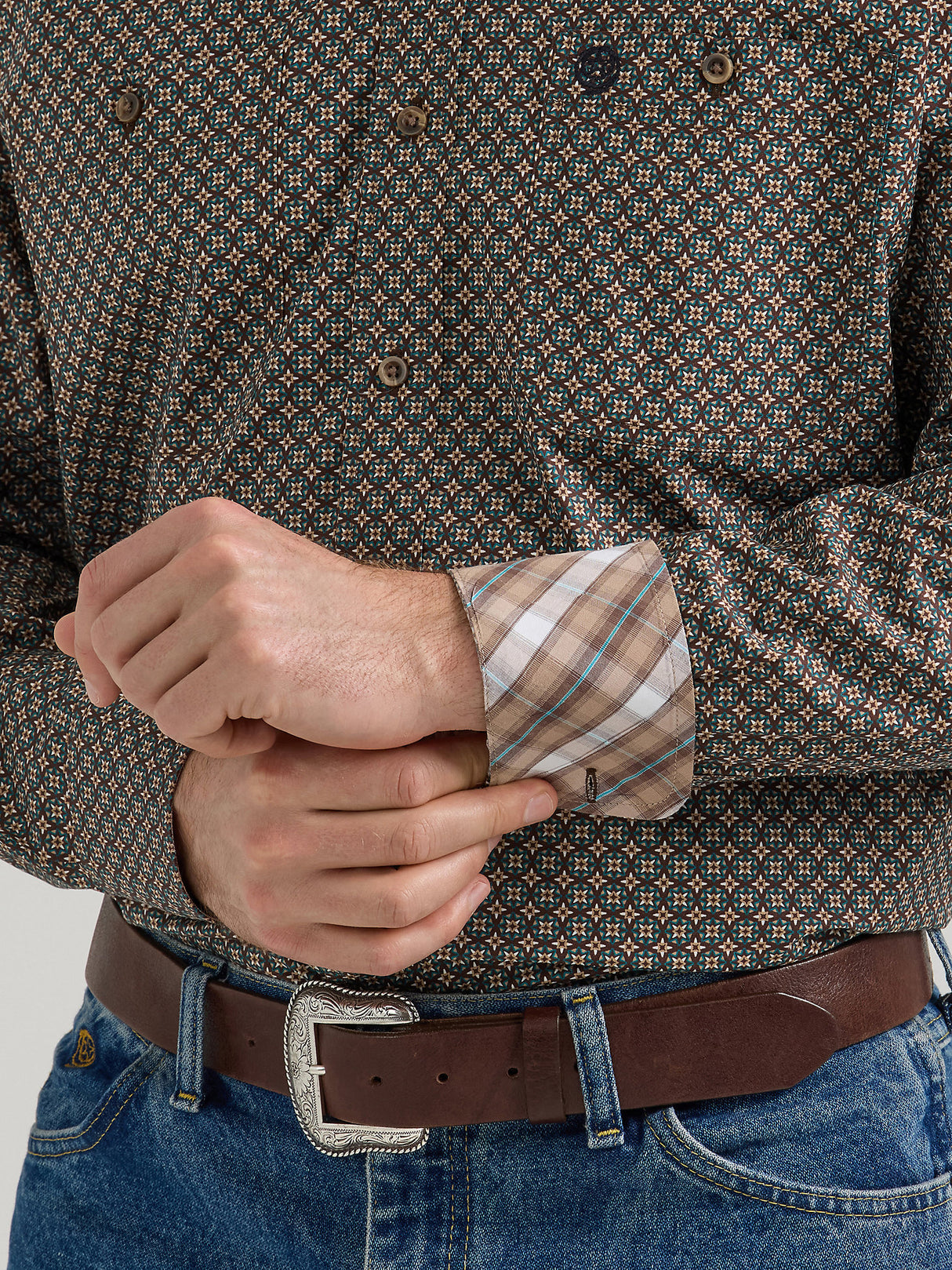Wrangler Men's George Strait Long Sleeve Button Down Two Pocket Shirt - Starry Brown Starry Brown / / REG