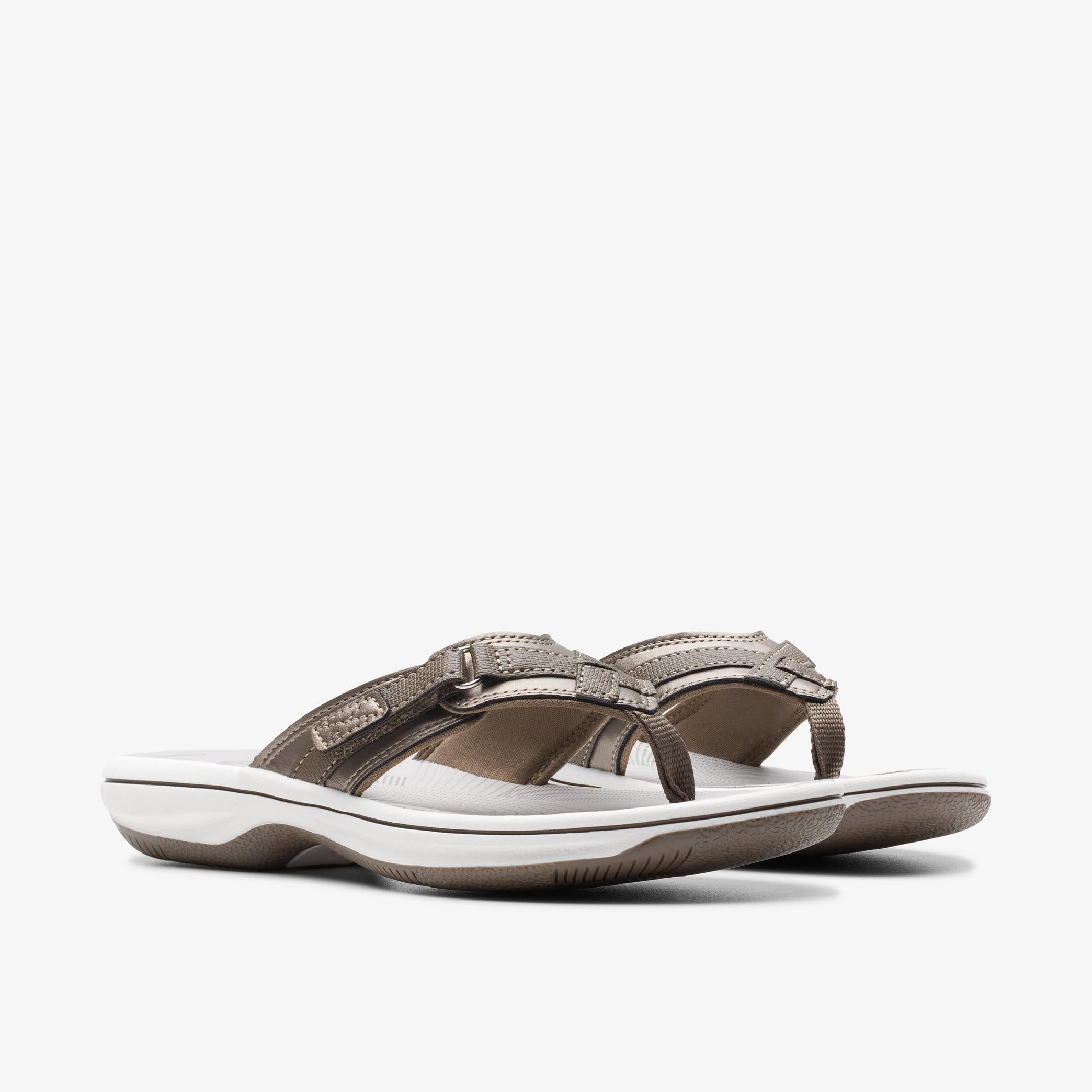 (取寄) クラークス レディース ブリーズ シー Clarks women  Breeze Sea Pewter Synthetic Clarks Women's Breeze Sea Sandal - Pewter Synthetic