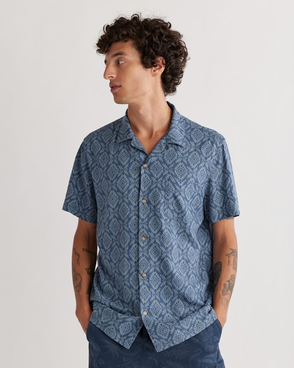Pendleton Men's Short-sleeve Linen Camp Shirt Medallion indigo