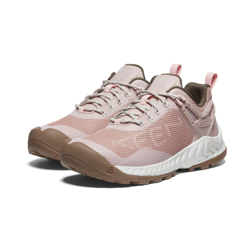 Keen Women's NXIS EVO Waterproof Shoe FAWN/PEACH_WHIP / / M