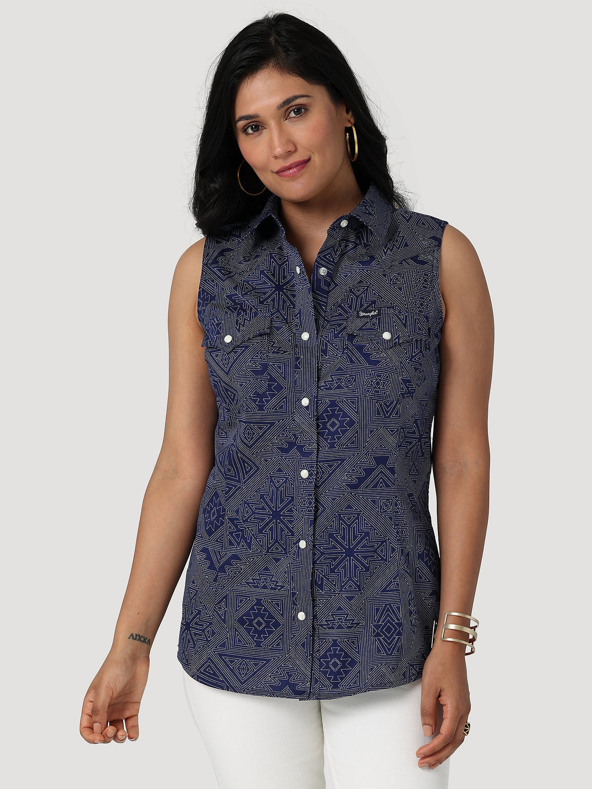 Women's Wrangler Retro Sleeveless Print Western Snap Top In Deep Blue Deep blue