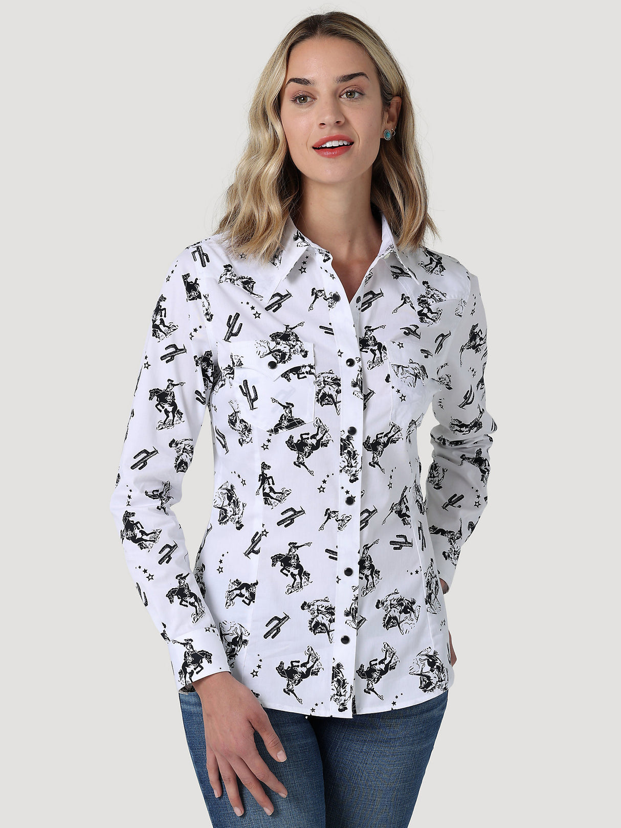 Women's Wrangler Retro Cowgirl Cactus Western Snap Shirt In White Print White print