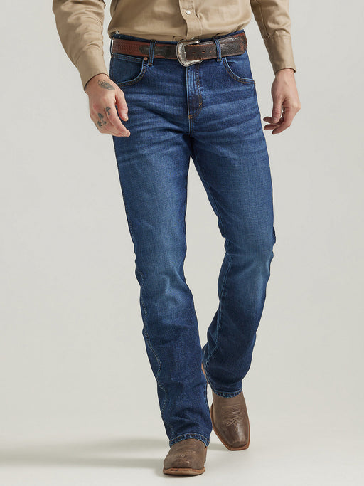 Men's Wrangler Retro® Slim Fit Straight Leg Jean in Bozeman