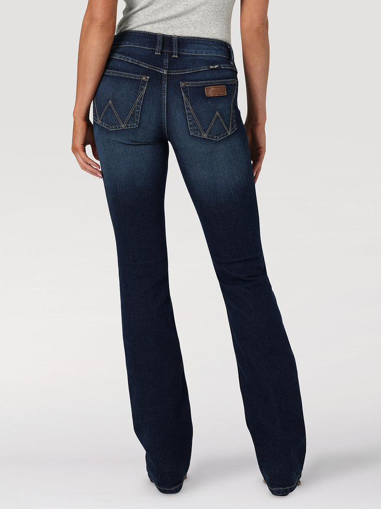 Wrangler Retro® Ladies' Mae Jeans in MS Wash