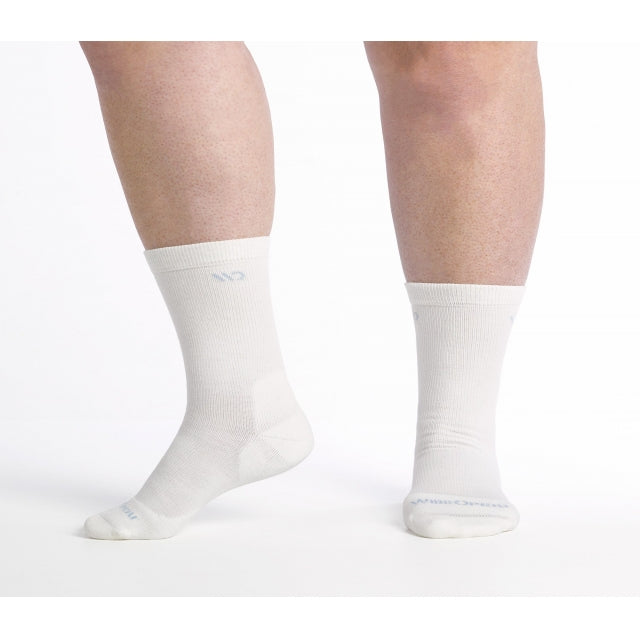 Wide Open Solid Basic Cushioned Crew Socks White