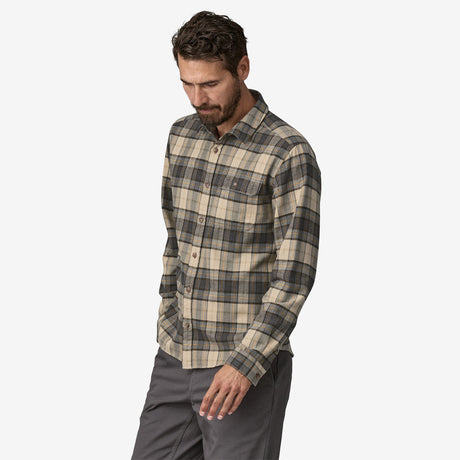 Patagonia Men's Long-Sleeved Lightweight Fjord Flannel Shirt - Spotter: Forge Grey Spotter: Forge Grey