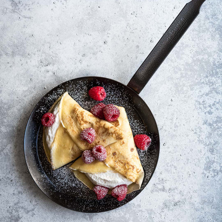 de Buyer Blue Carbon Steel 9.5-inch Crepe & Tortilla Pan