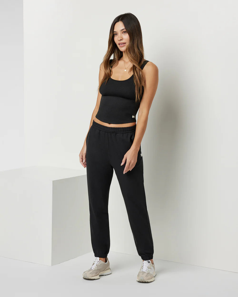 Vuori Boyfriend Sweatpant - Black Heather