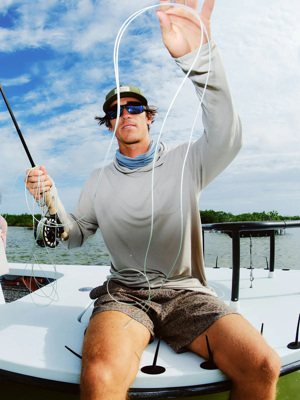 Free Fly Apparel Mens Bamboo Lightweight Hoodie - Seasmoke Camo / Surf Blue