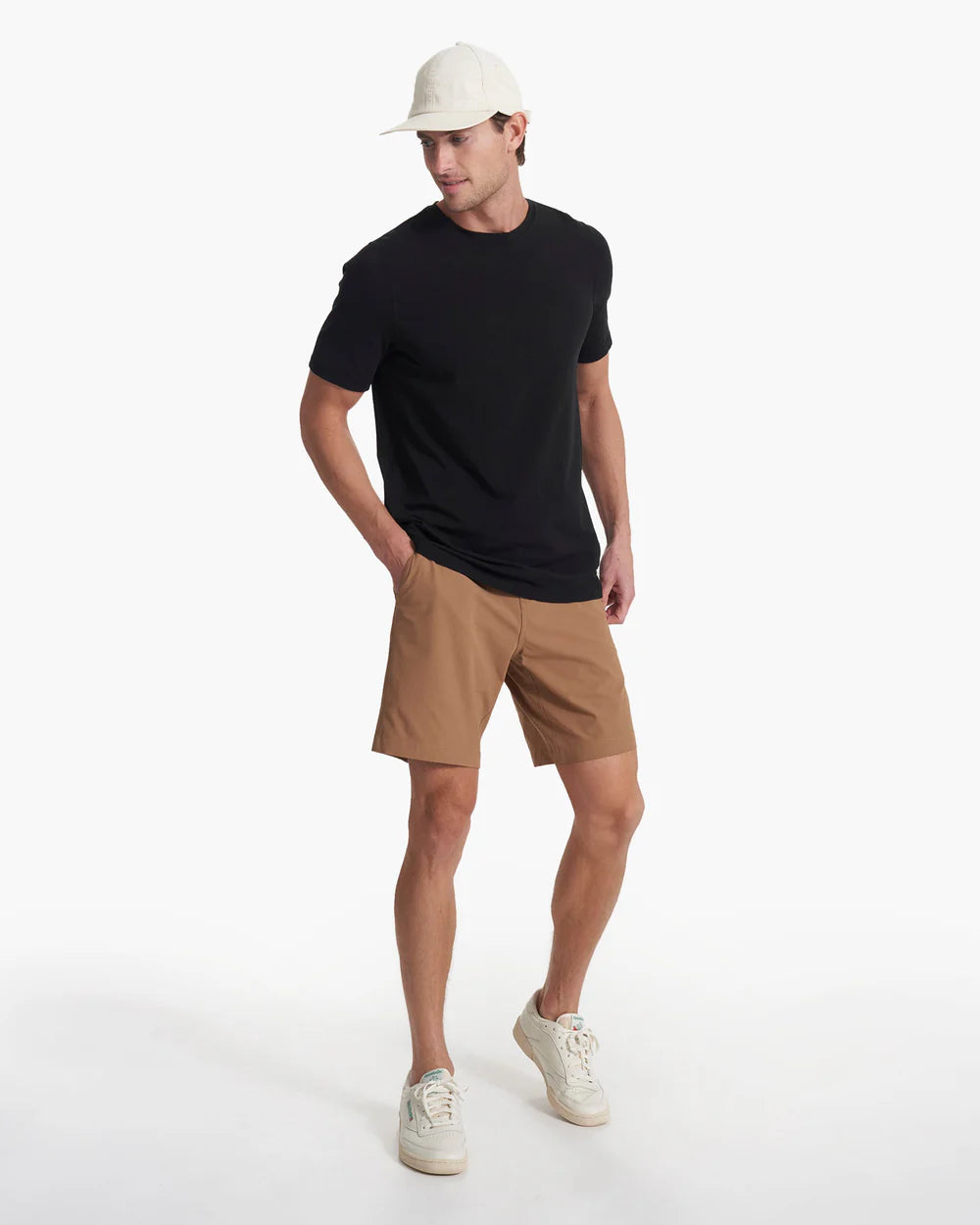 Vuori Meta Short - 8in. - Camel