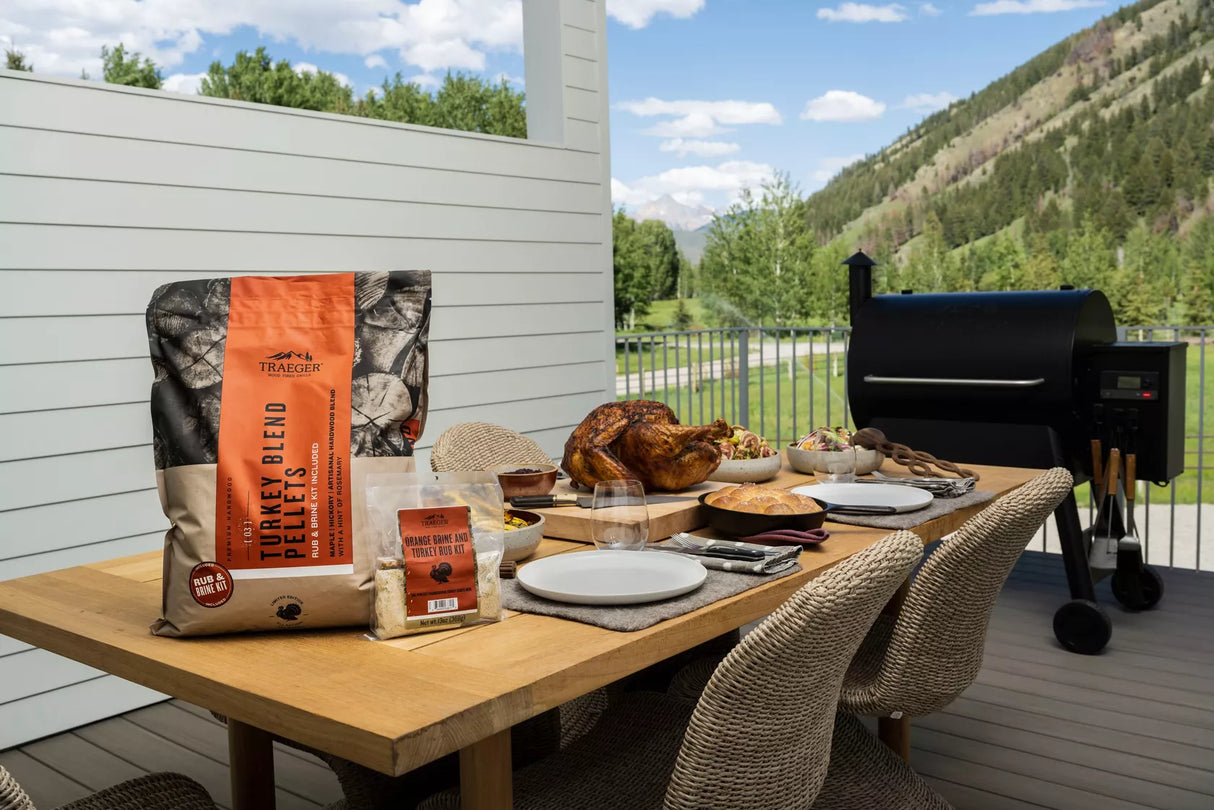 Traeger Turkey Blend Pellets with Brine & Rub Kit - 18LB.