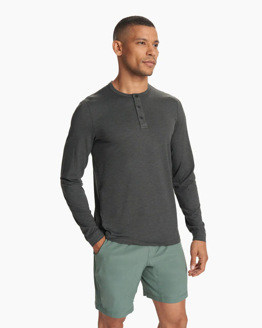 Vuori Men's Long-sleeve Ease Performance Henley Charcoal heather