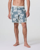 Vuori Cruise Boardshort - Dusty Blue Plumeria Dusty Blue Plumeria /  / 7.5in.