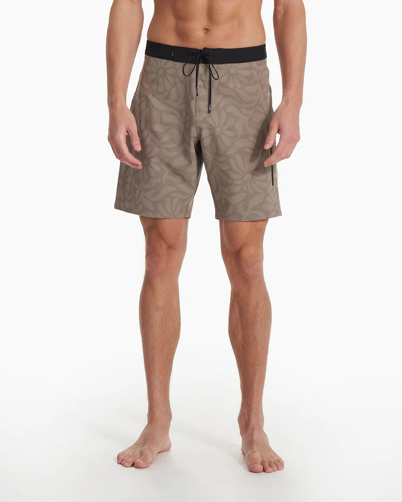 Vuori Men's Infinity Boardshort Taupe big samba