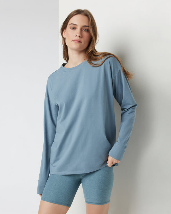 Vuori Women's Long-Sleeve Feather Tee - Smoke Blue Smoke Blue