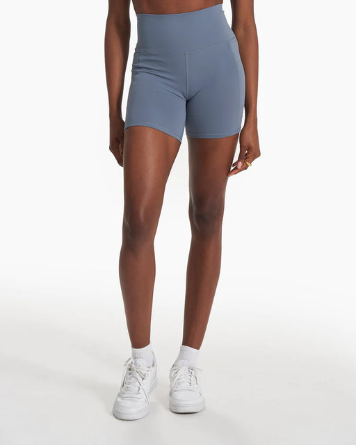 Vuori Women's Studio Pocket Short Light azure