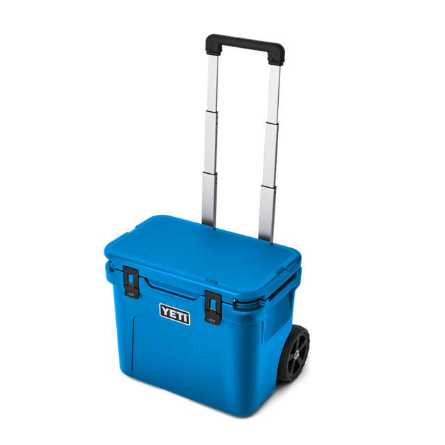 Yeti Roadie 32 Wheeled Cooler Big wave blue