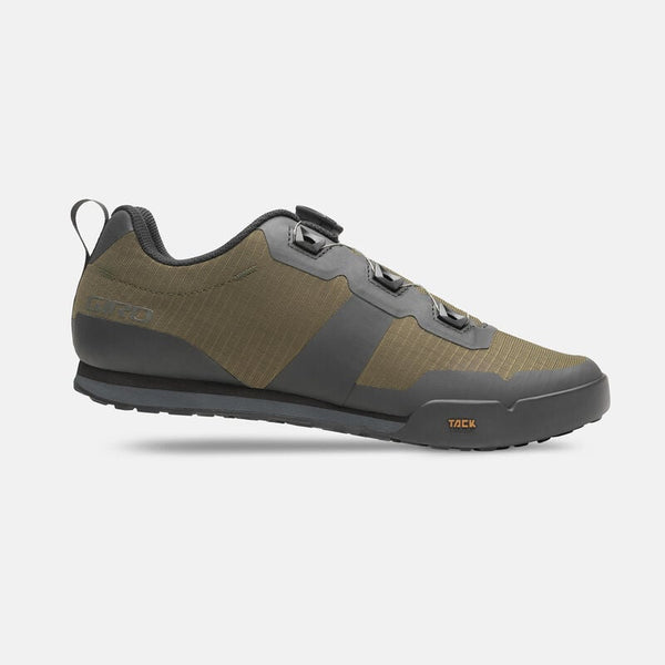 giro-tracker-dirt-shoe-trail-